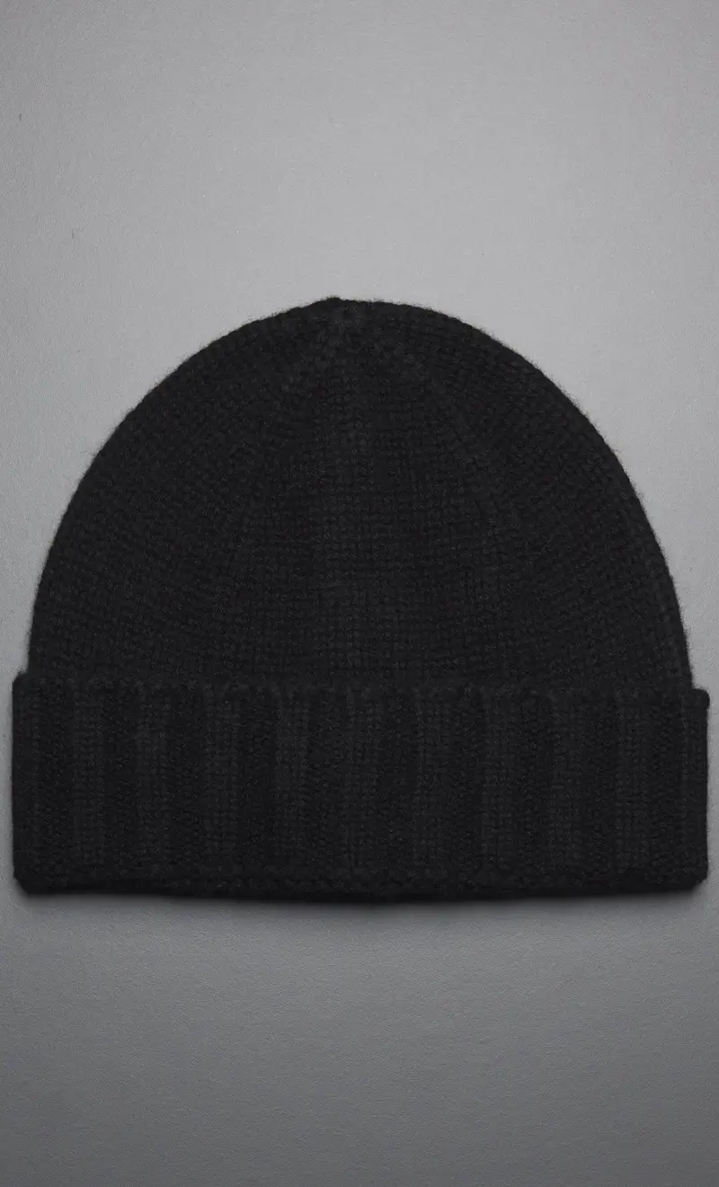 Cappello gran sasso in puro cashmere, colore nero