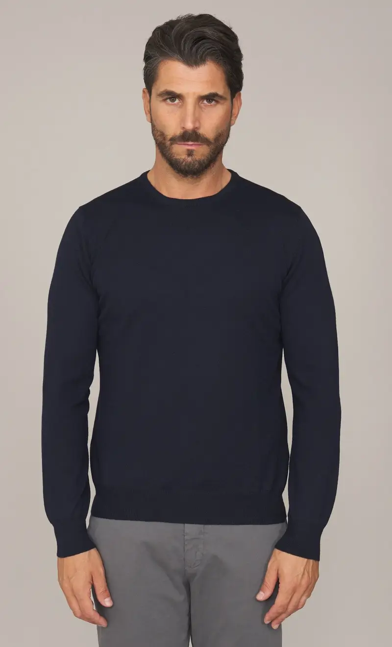 Maglia girocollo gran sasso in lana merino extrafine, colore blu