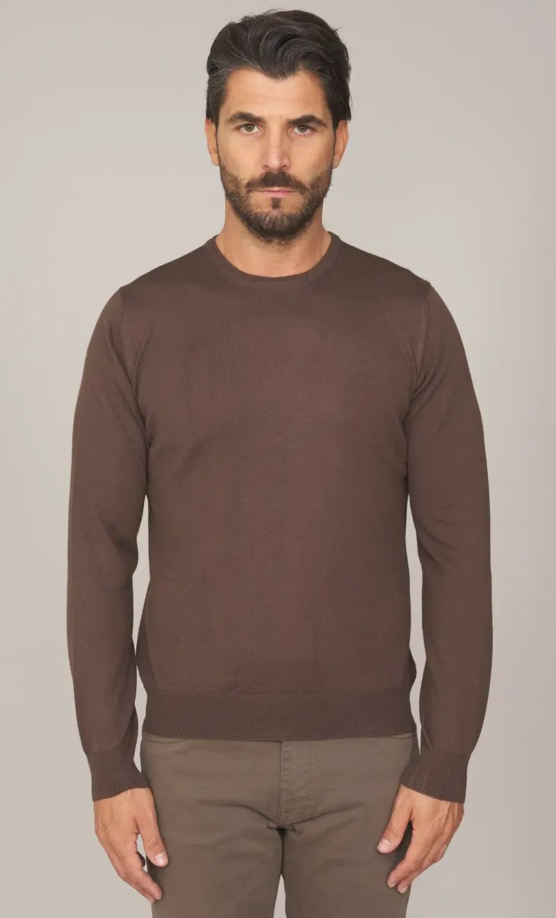 Maglia girocollo gran sasso in lana merino extrafine, colore moro