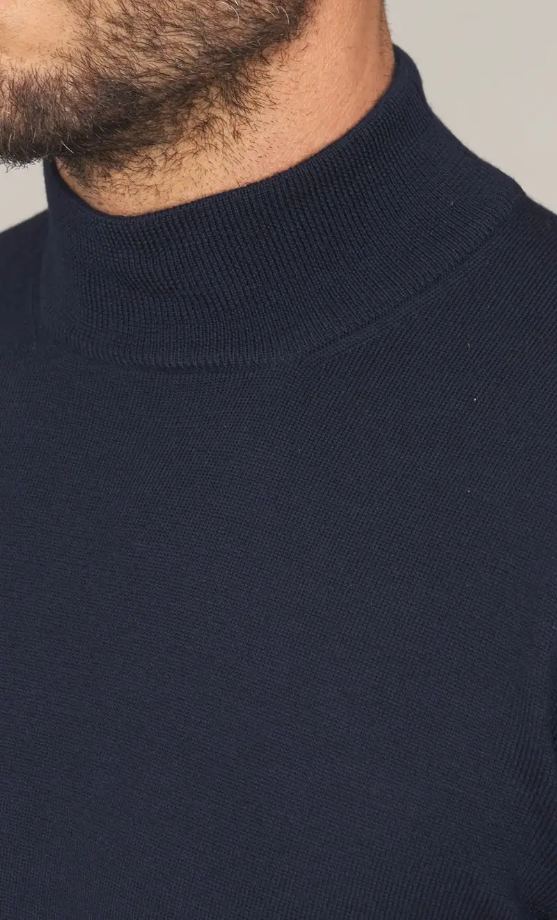 Maglia lupetto gran sasso in lana merino extrafine, colore blu miniatura 2