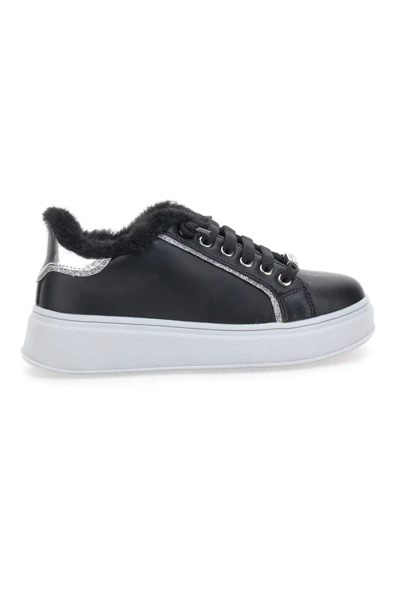 Sneakers nere con pelliccia e dettagli metallici Grazie Girl 153451 [NERO]