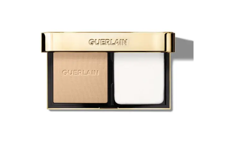 Parure Gold Skin Control fondotinta compatto opacizzante ricarica colore 2N Neutral 8,7 g