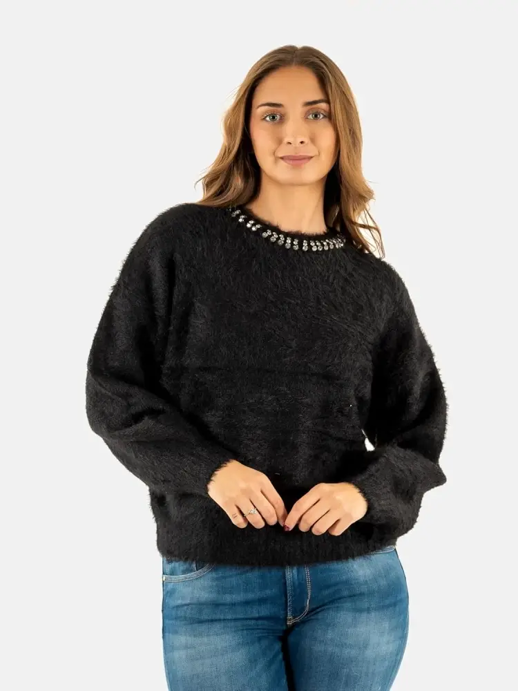 maglia nera donna in misto viscosa con strass sul collo