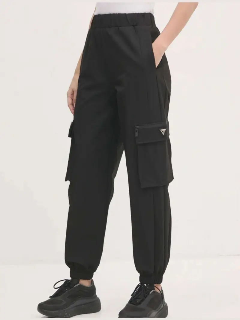 Guess pantalone nero donna cargo mini logo sul lato