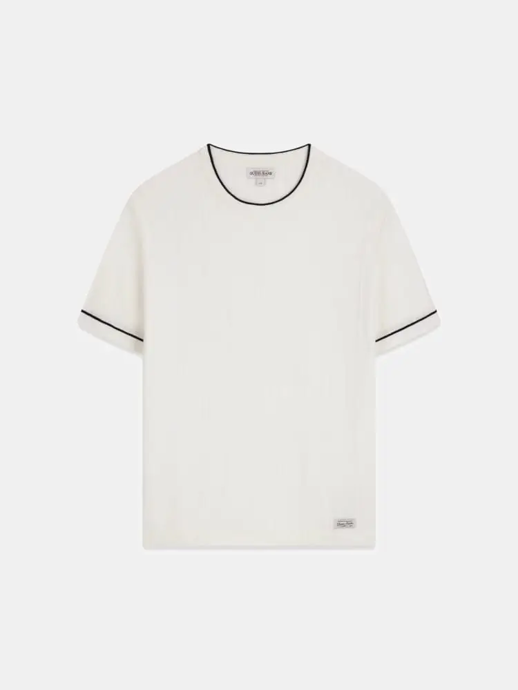 t-shirt uomo in maglia bianca con perfili a contrasto