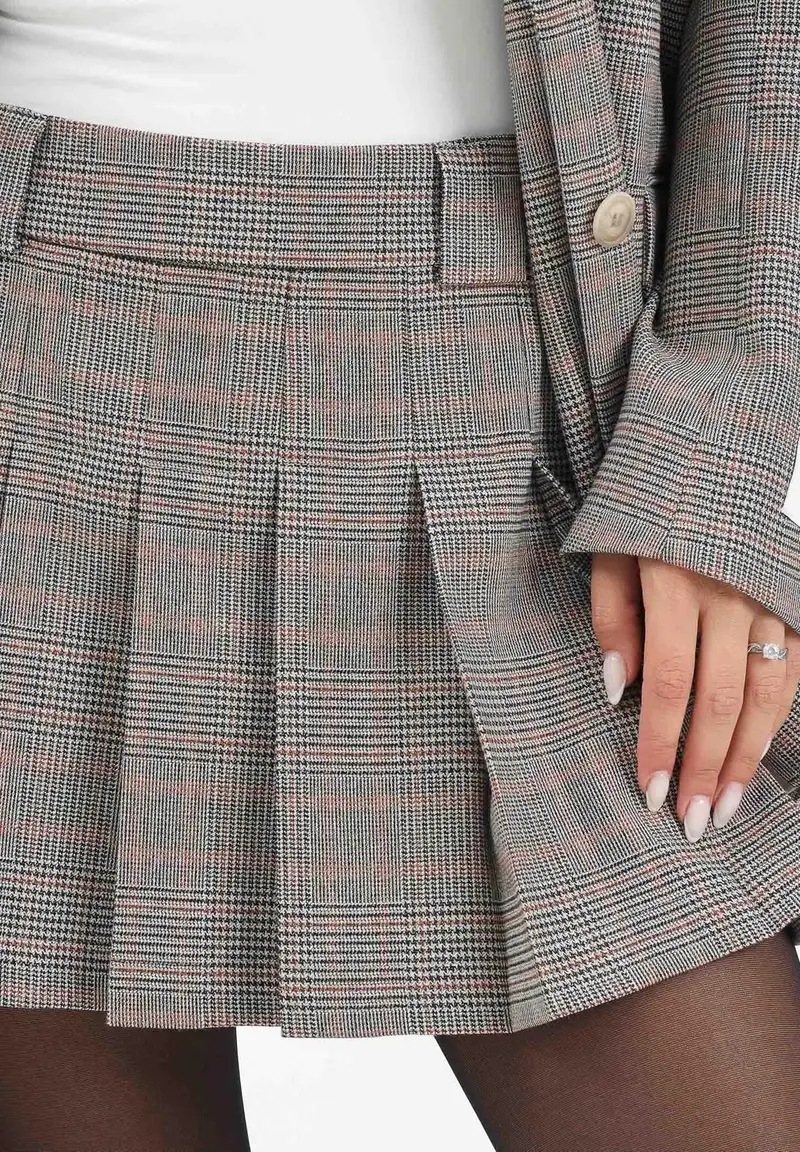 Gonna corta beige da donna con fantasia principe di Galles miniatura 3