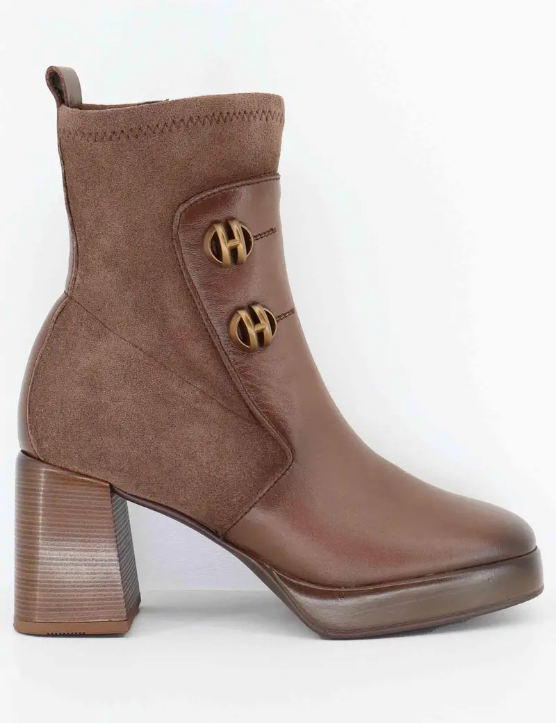 Stivaletti in pelle marrone con tacco alto Donna HI254228 C005