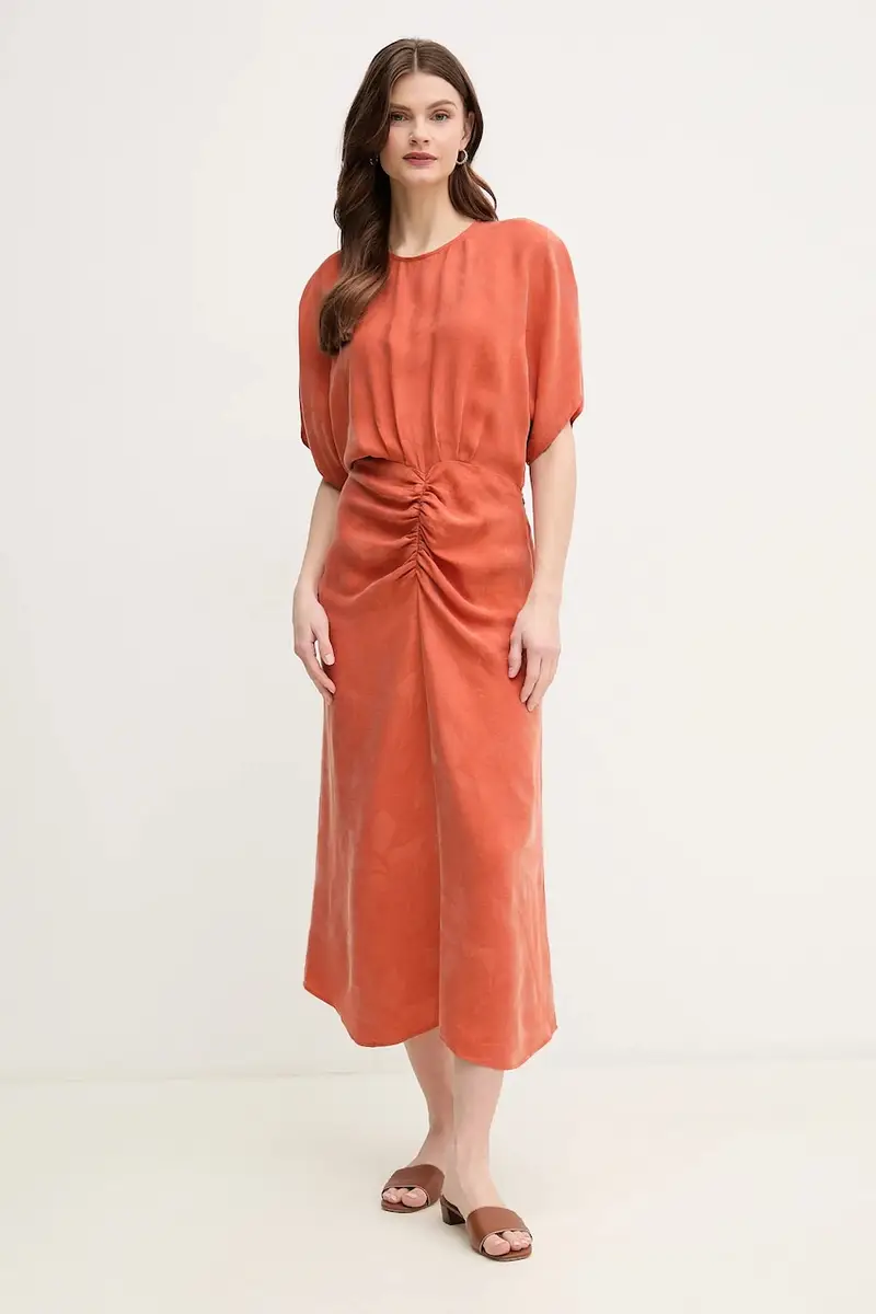 vestito colore arancione 8229087