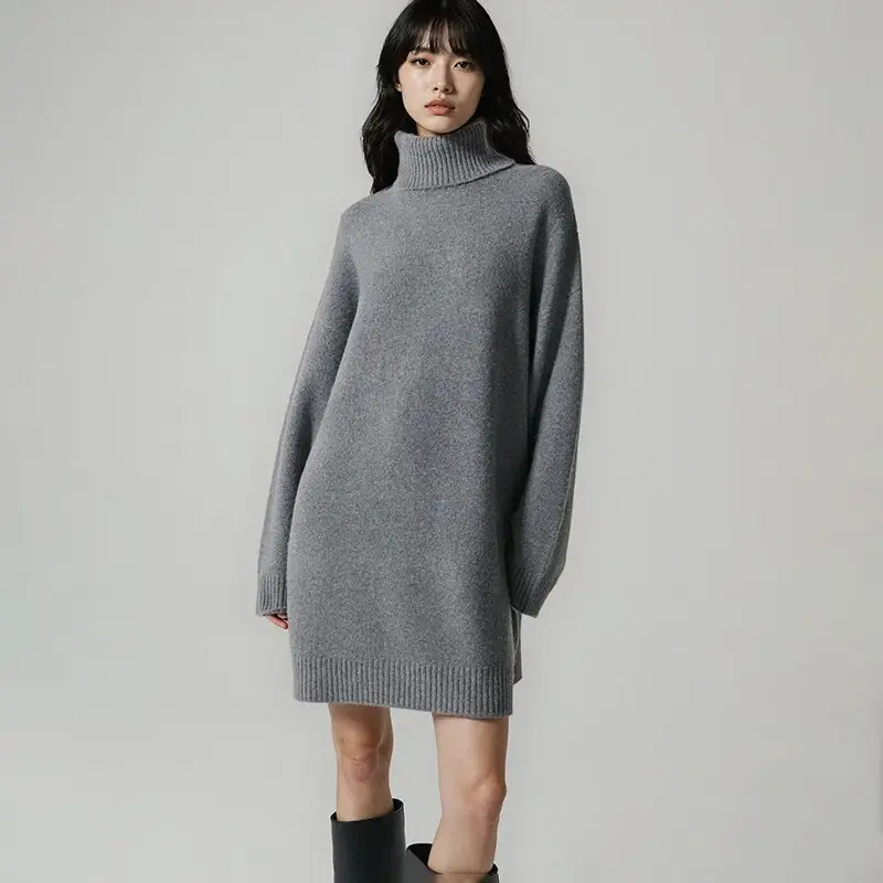 Abito in maglia con dolcevita