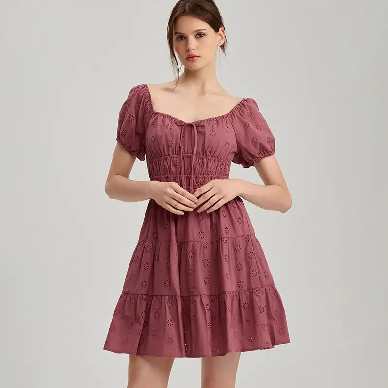 Abito mini con maniche a sbuffo