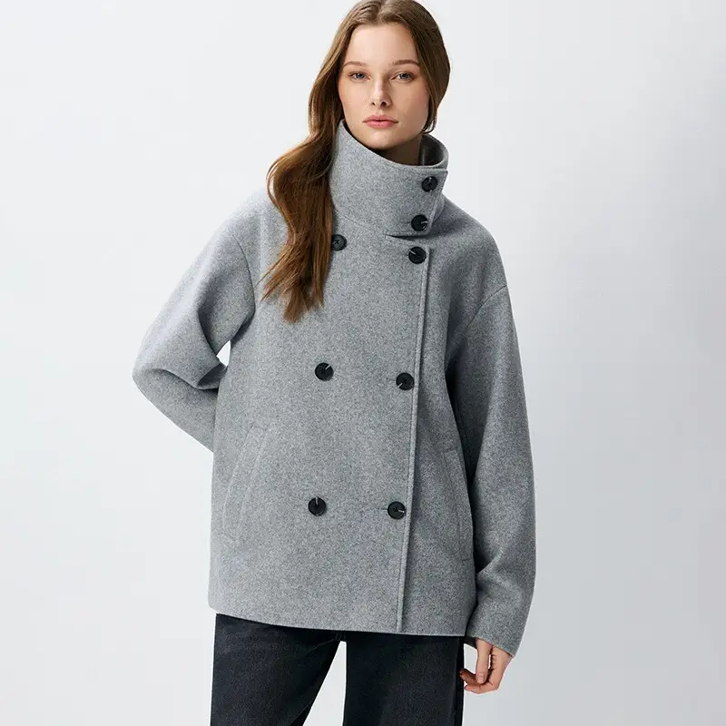 Cappotto con collo alto