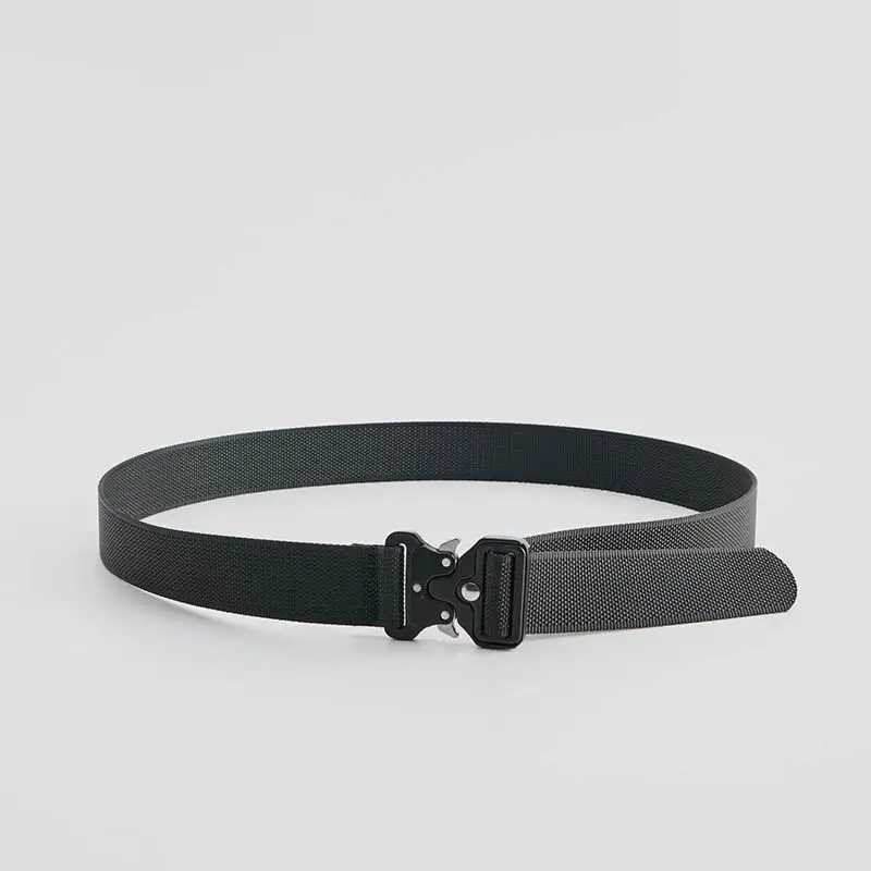 Cintura con fibbia decorativa