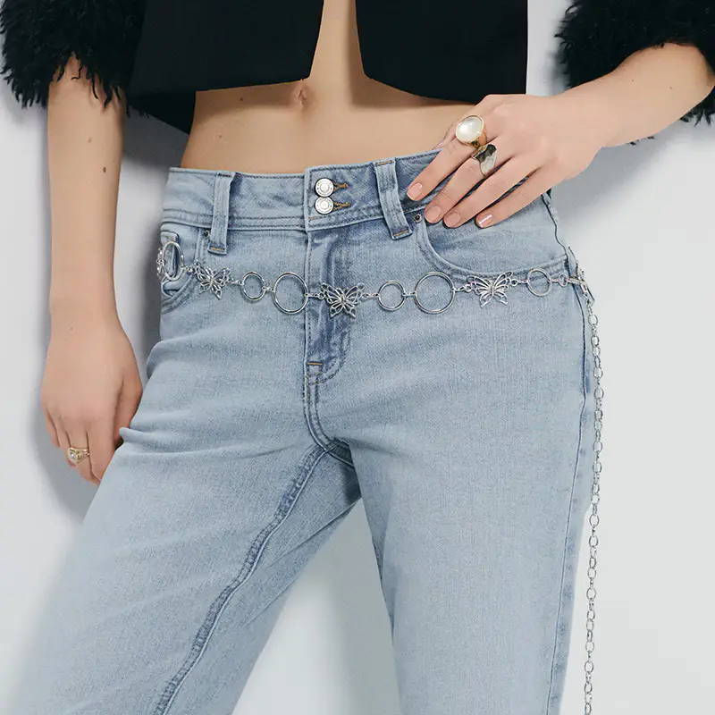 Cintura con occhielli in metallo