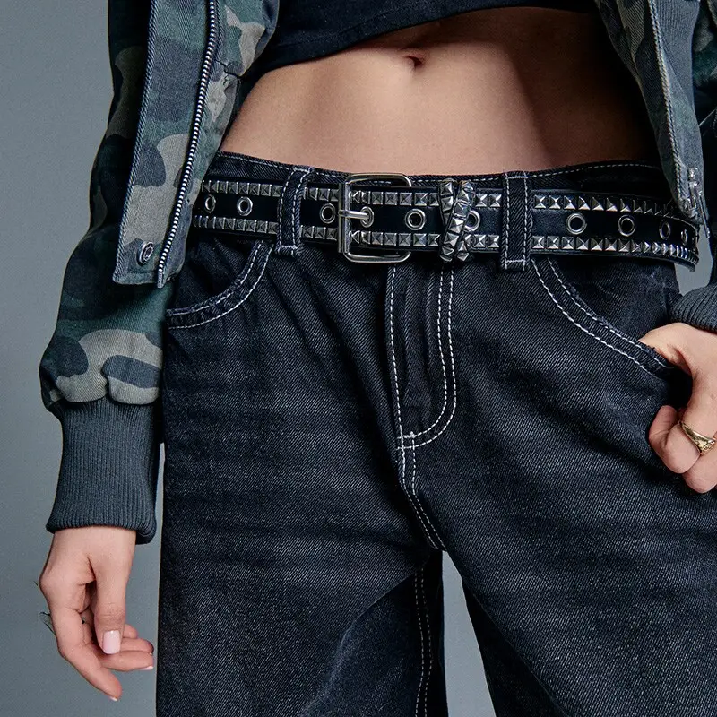 Cintura con occhielli in metallo