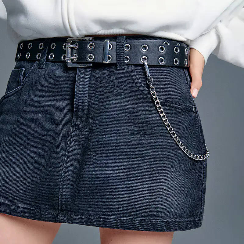 Cintura con occhielli in metallo