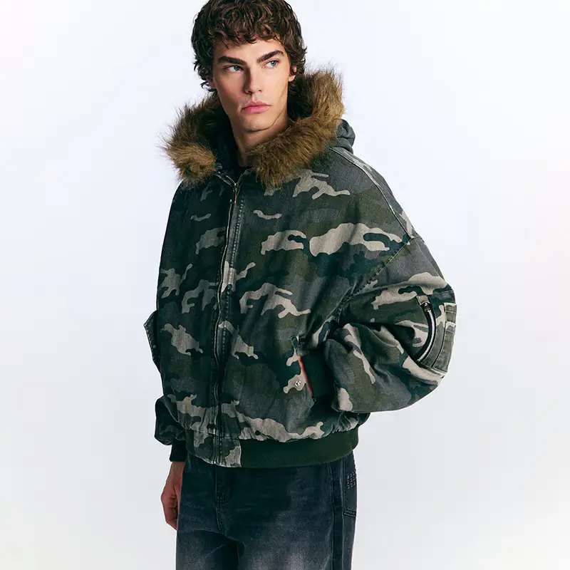 Giacca bomber con cappuccio