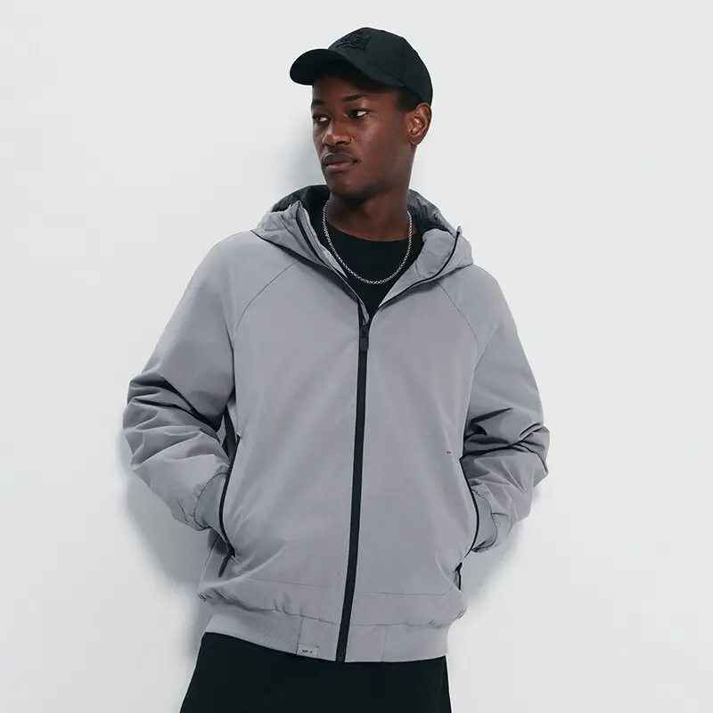 Giacca sportiva con cappuccio