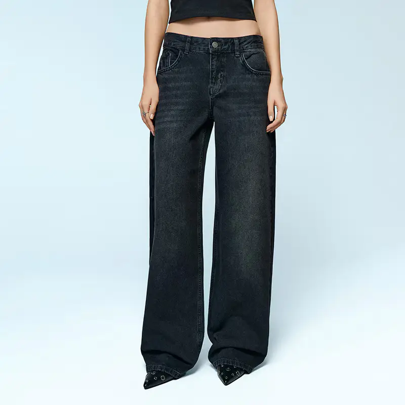 Jeans a gamba larga a vita bassa