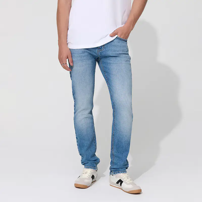 Jeans slim fit con effetto sbiadito
