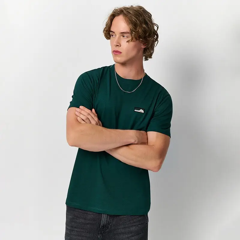 Maglietta con applicazione