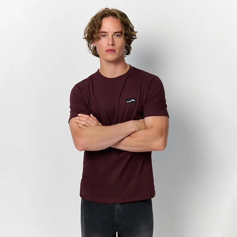 Maglietta con applicazione