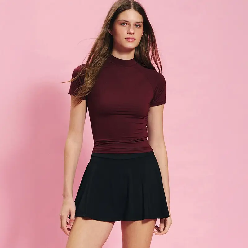 Maglietta con collo alla coreana Basic