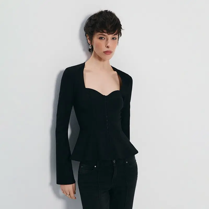 Maglietta con scollo a cuore