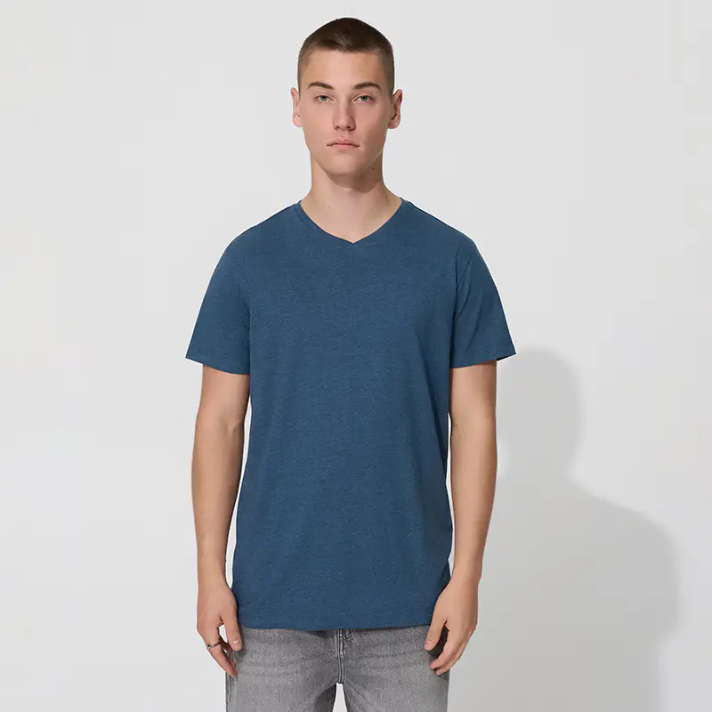 Maglietta con scollo a V