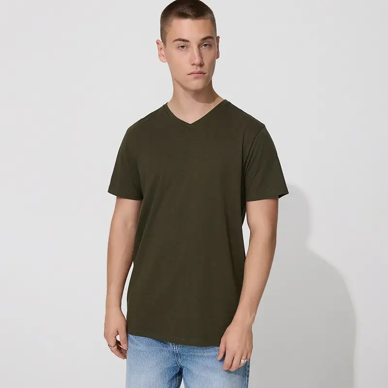 Maglietta con scollo a V