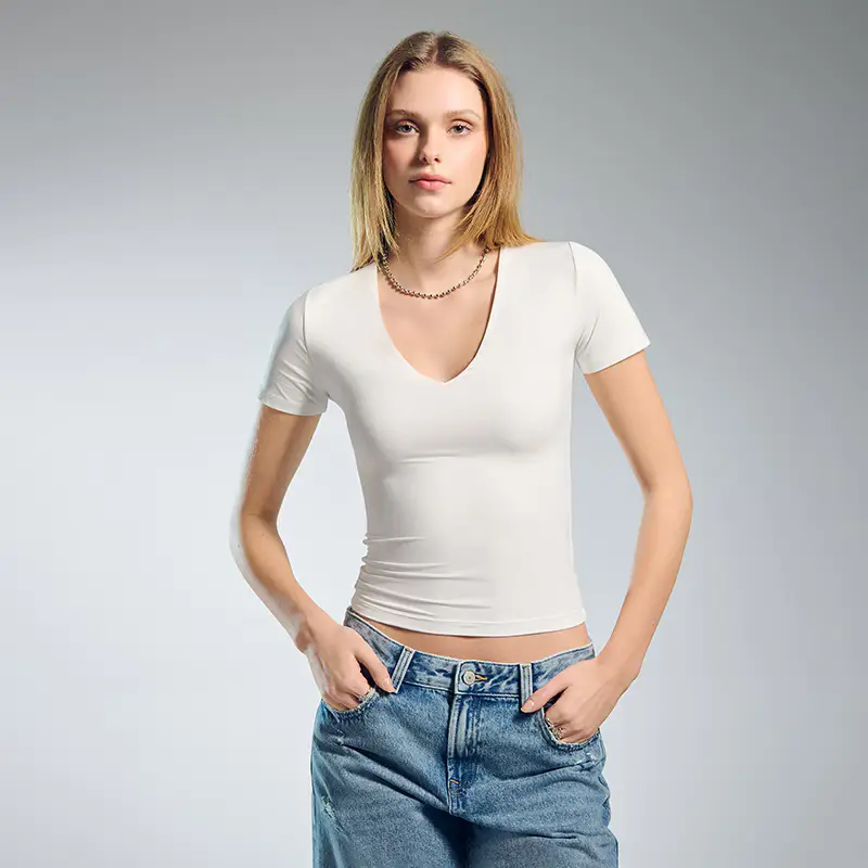 Maglietta con scollo a V