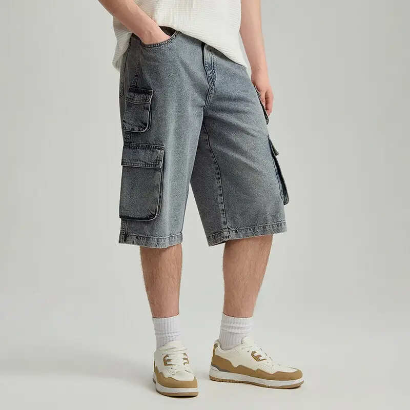 Pantaloncini con tasche cargo