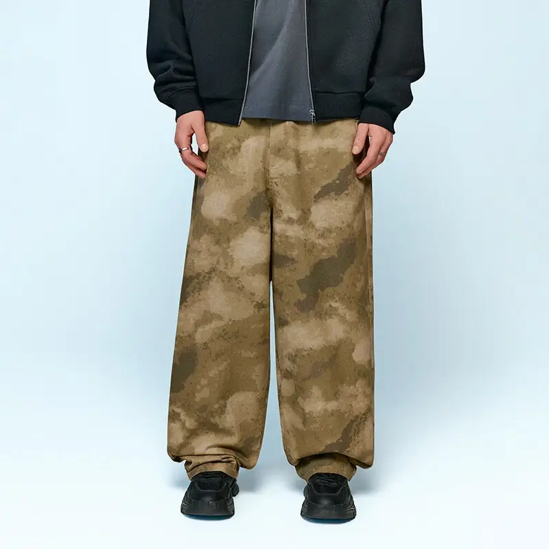 Pantaloni baggy