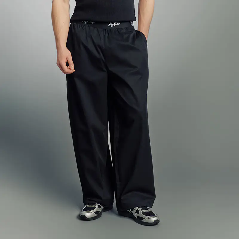 Pantaloni baggy