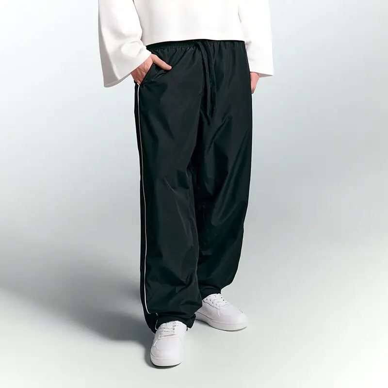 Pantaloni baggy