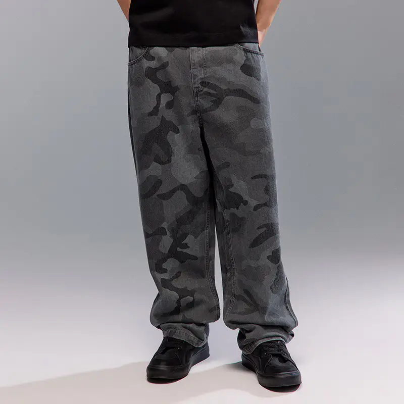Pantaloni baggy