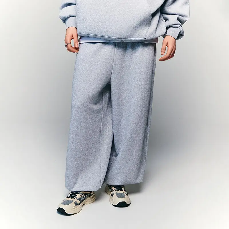 Pantaloni baggy