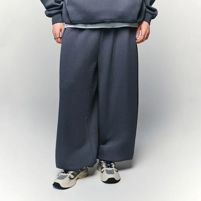 Pantaloni baggy