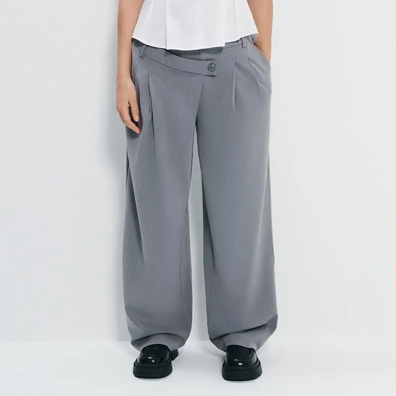 Pantaloni baggy