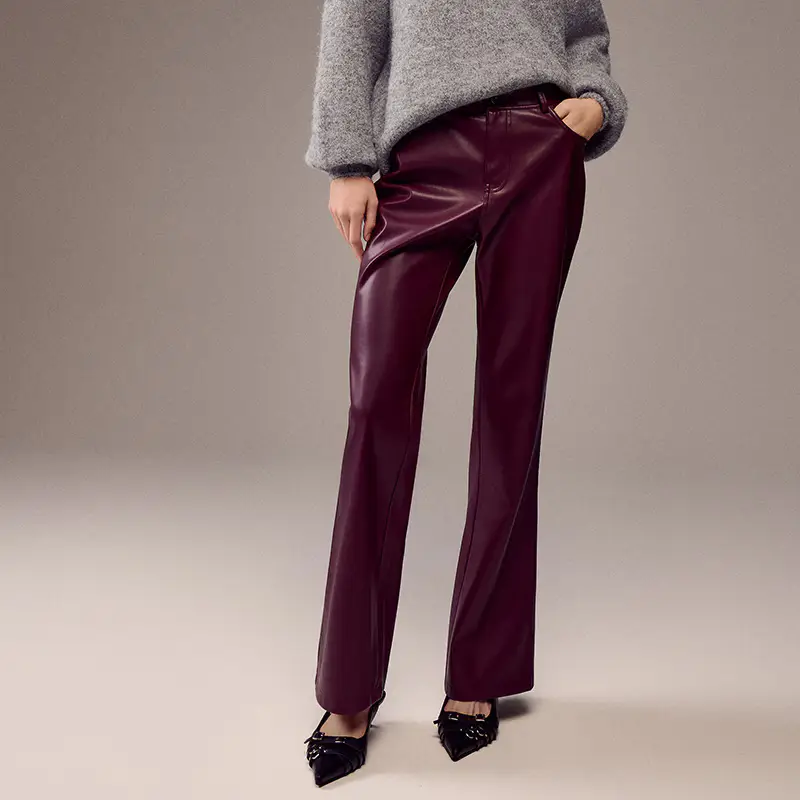 Pantaloni in finta pelle