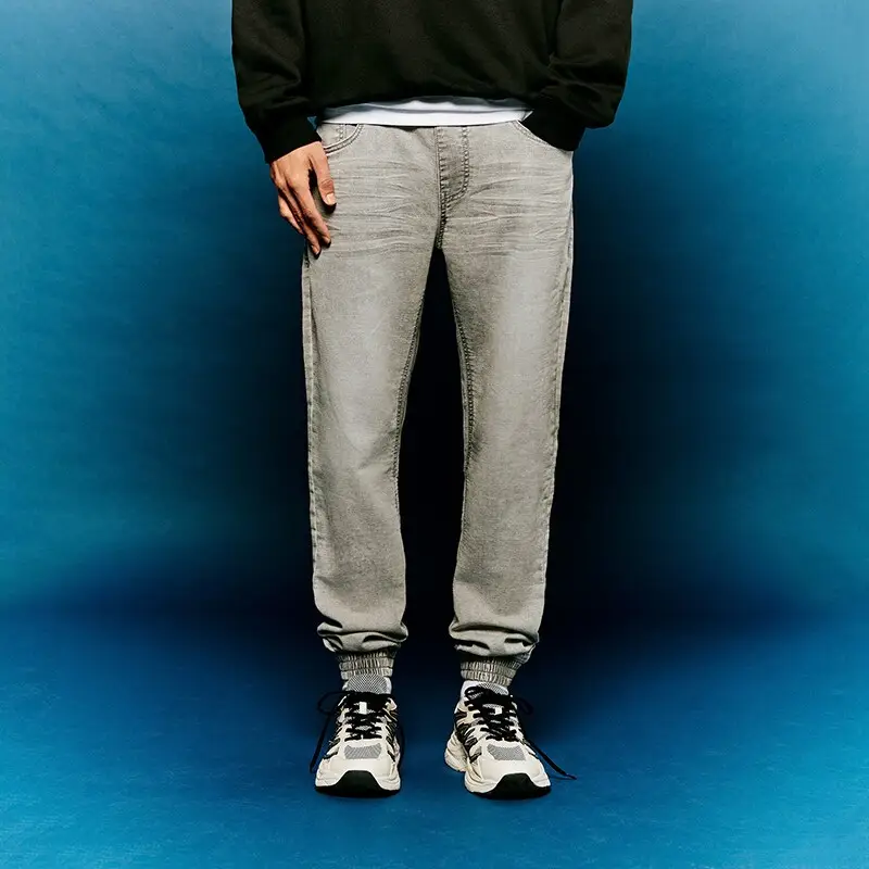 Pantaloni jogger in jeans