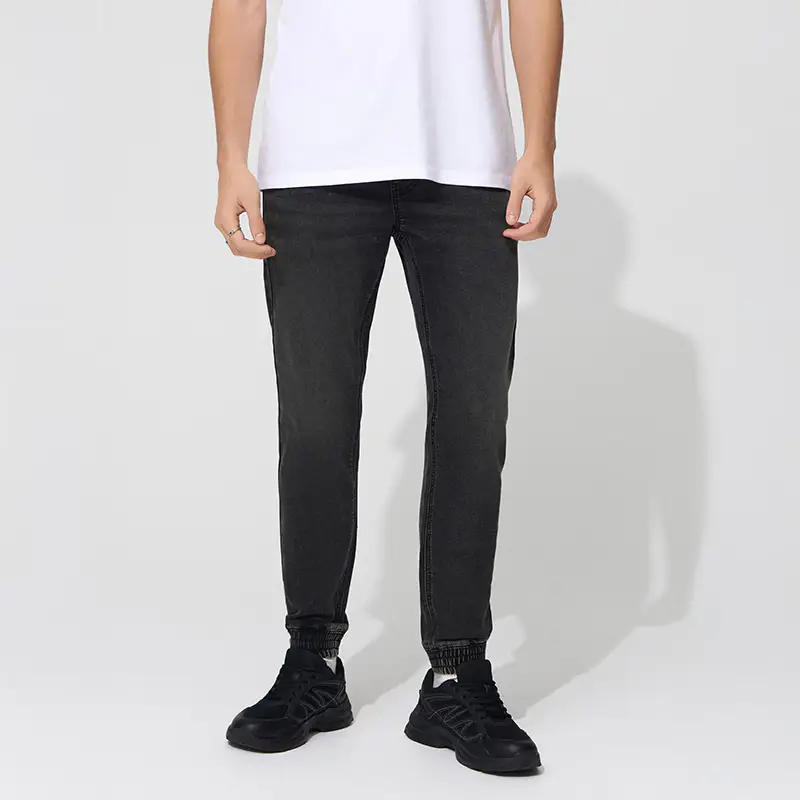 Pantaloni jogger in jeans