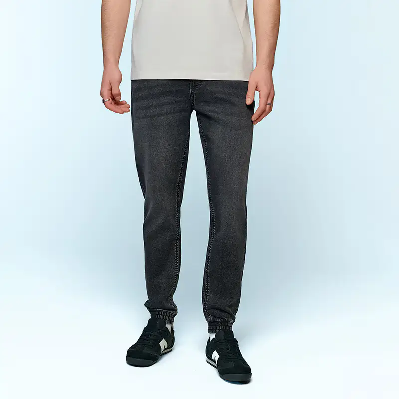 Pantaloni jogger in jeans