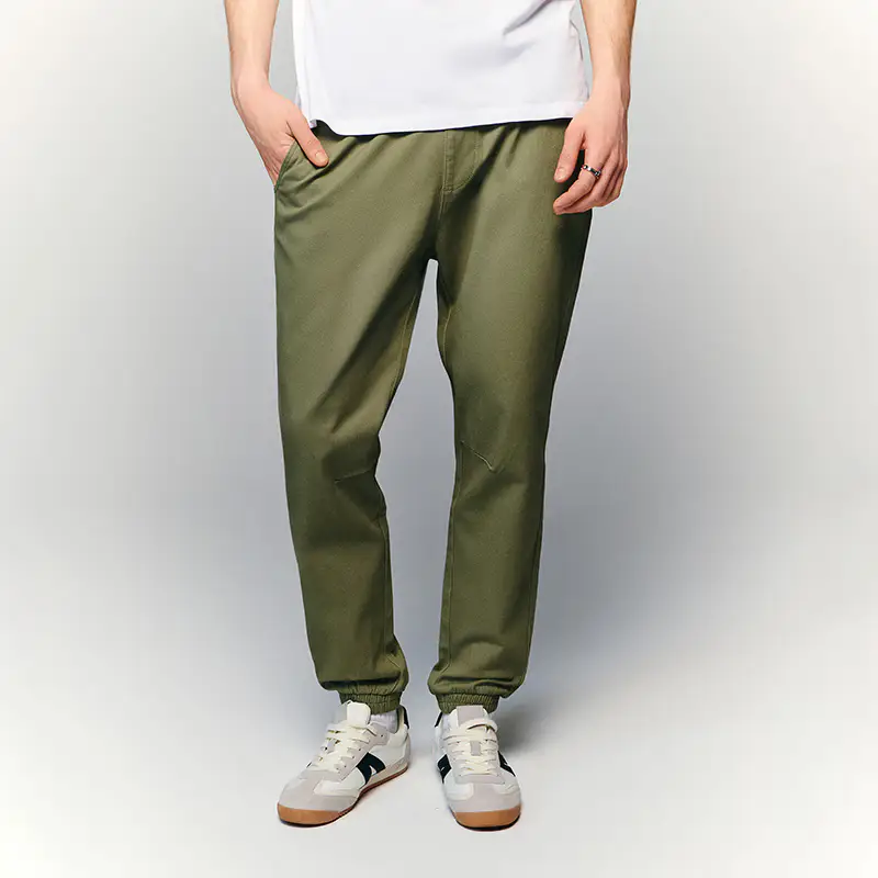 Pantaloni jogger