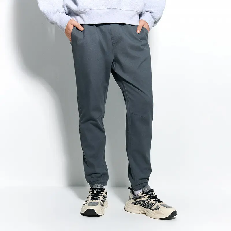 Pantaloni jogger