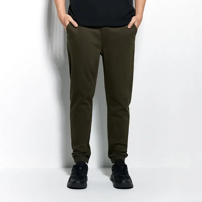 Pantaloni jogger