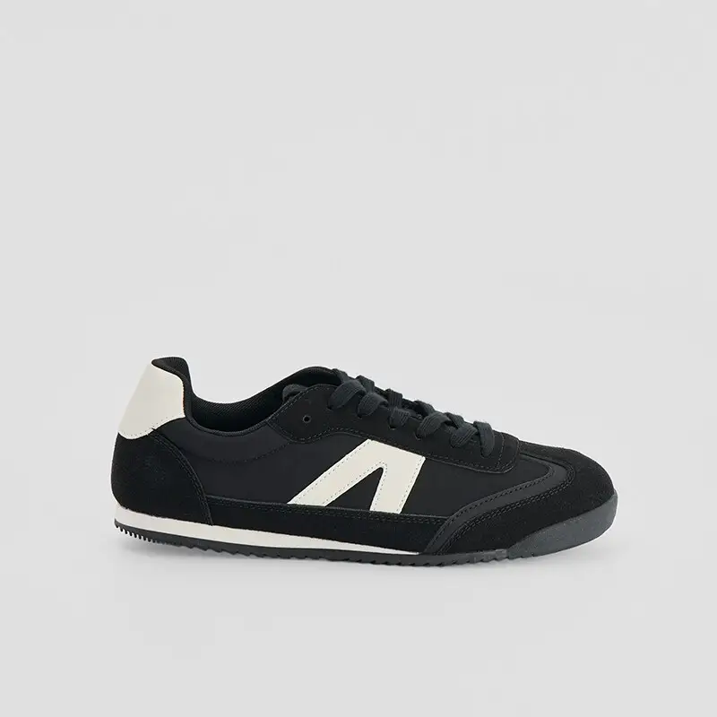 Sneakers in materiali misti