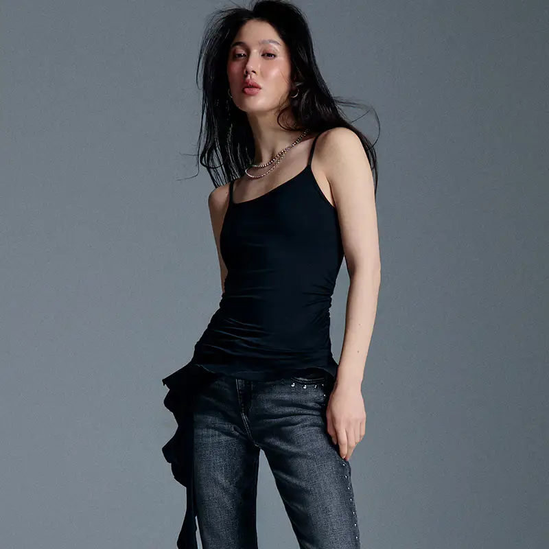 Top con spalline sottili