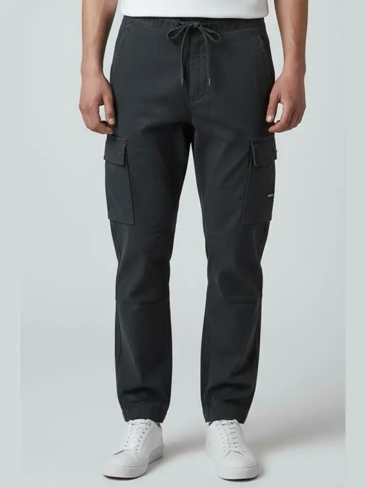 pantalone cargo in cotone nero con patch logo sulla tasca