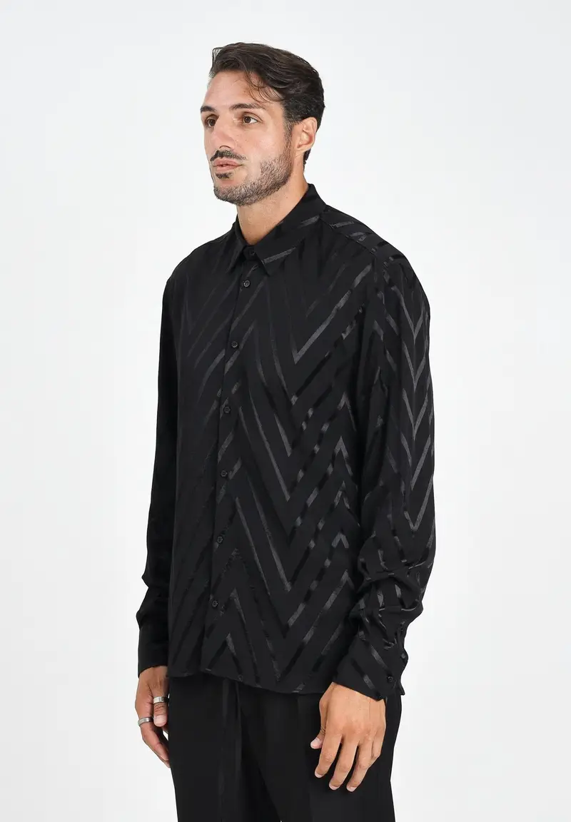 I'M BRIAN Camicia a manica lunga nera da uomo con fantasia a zig-zag