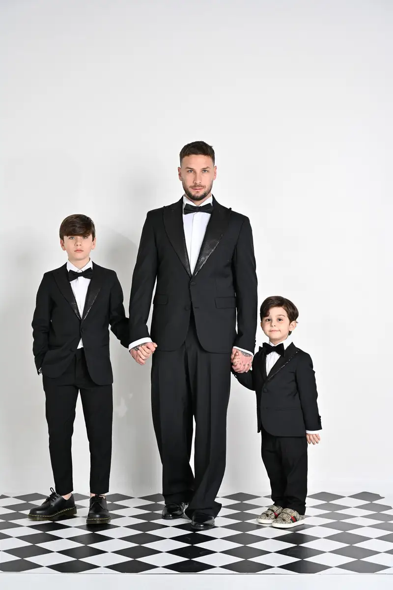 I'M BRIAN Giacca monopetto nera da bambino con rever a lancia rivestito da paillettes miniatura 3